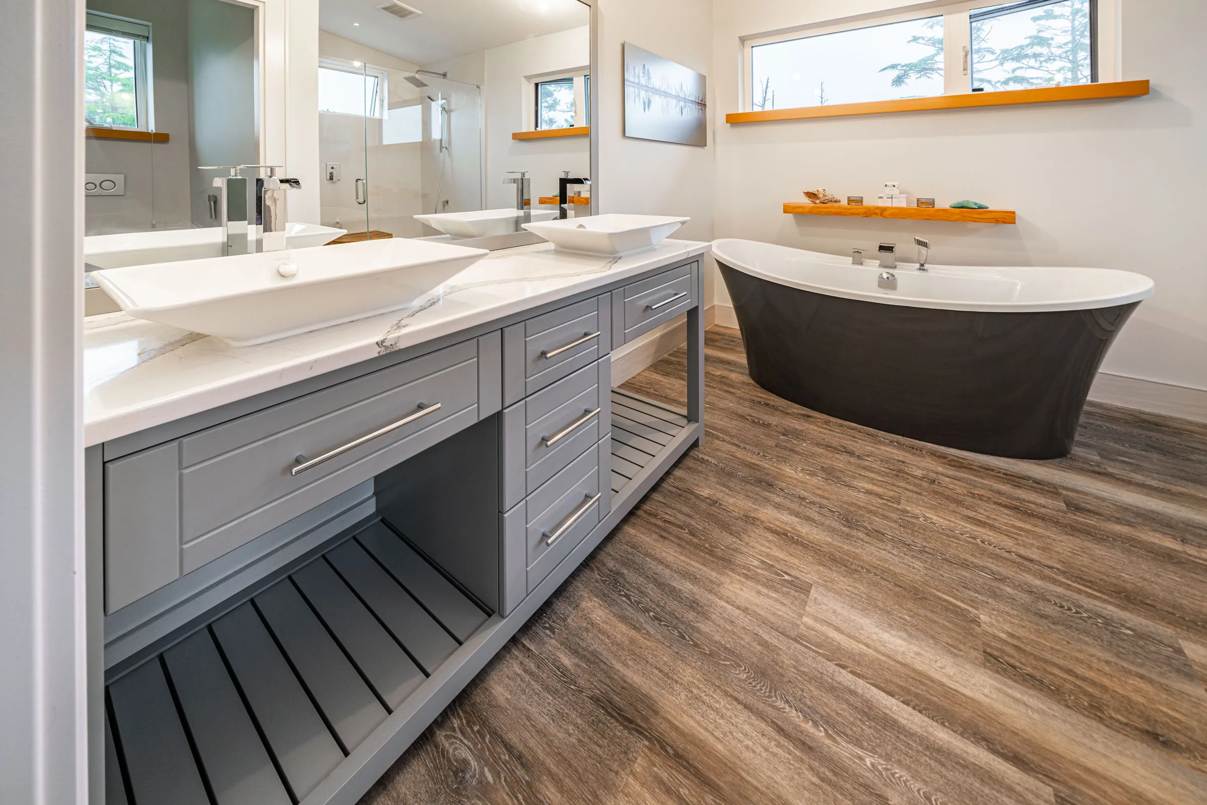 A sparkling clean bathroom.